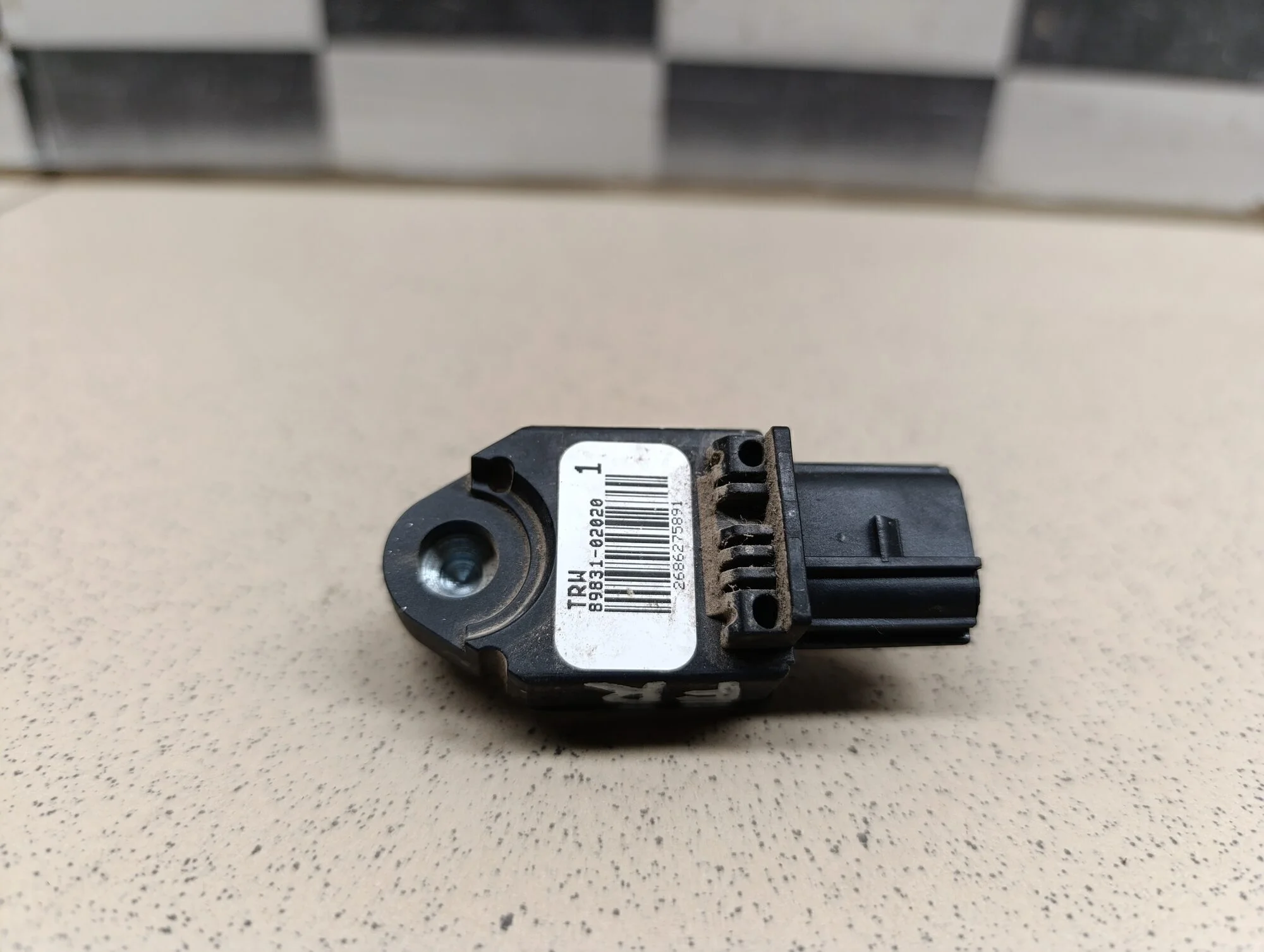 Датчик AIR BAG Avensis II 2003-2008