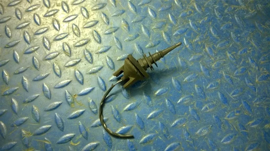 датчик температуры воздуха BMW X5 E53  M54B30 231 лс 3.0i