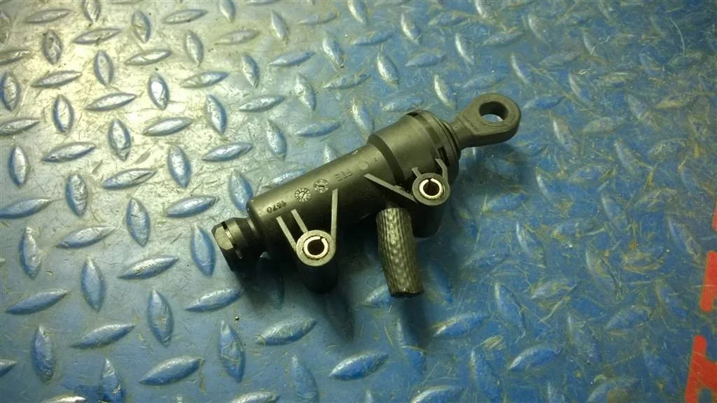 цилиндр сцепления главный BMW X5 E53  M54B30 231 лс 3.0i