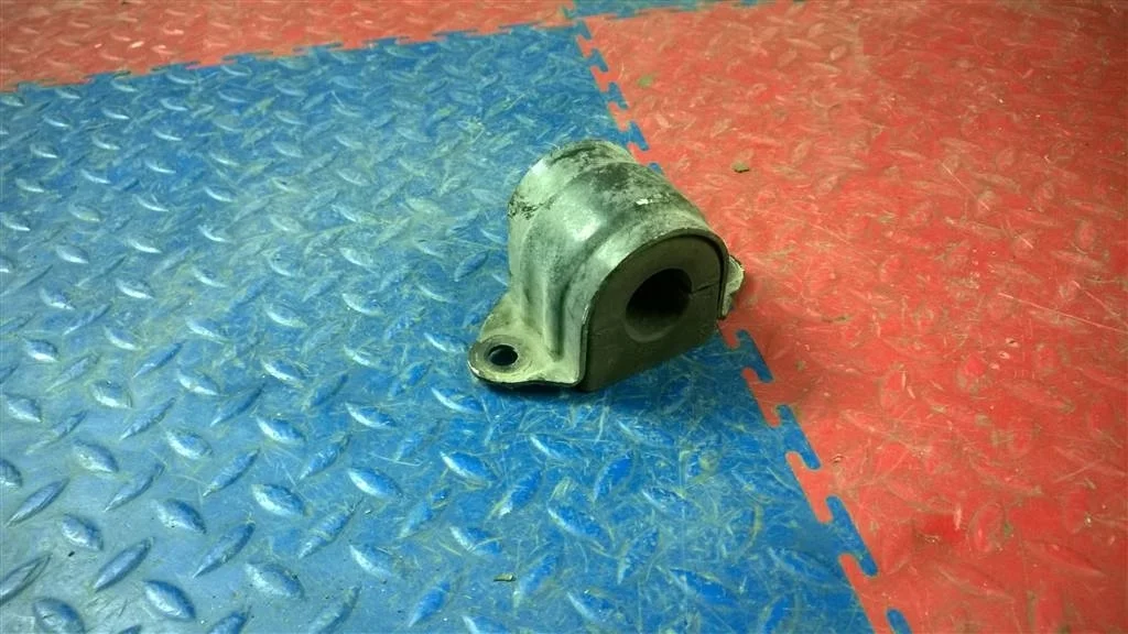 кронштейн стабилизатора BMW X5 E53  M54B30 231 лс 3.0i