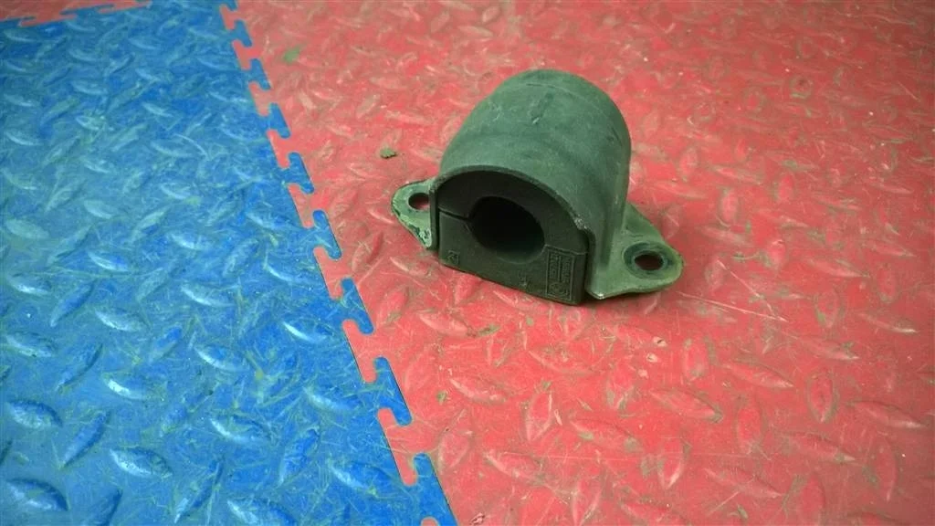 кронштейн стабилизатора BMW X5 E53  M54B30 231 лс 3.0i