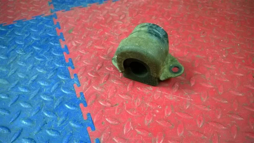 кронштейн стабилизатора BMW X5 E53  M54B30 231 лс 3.0i