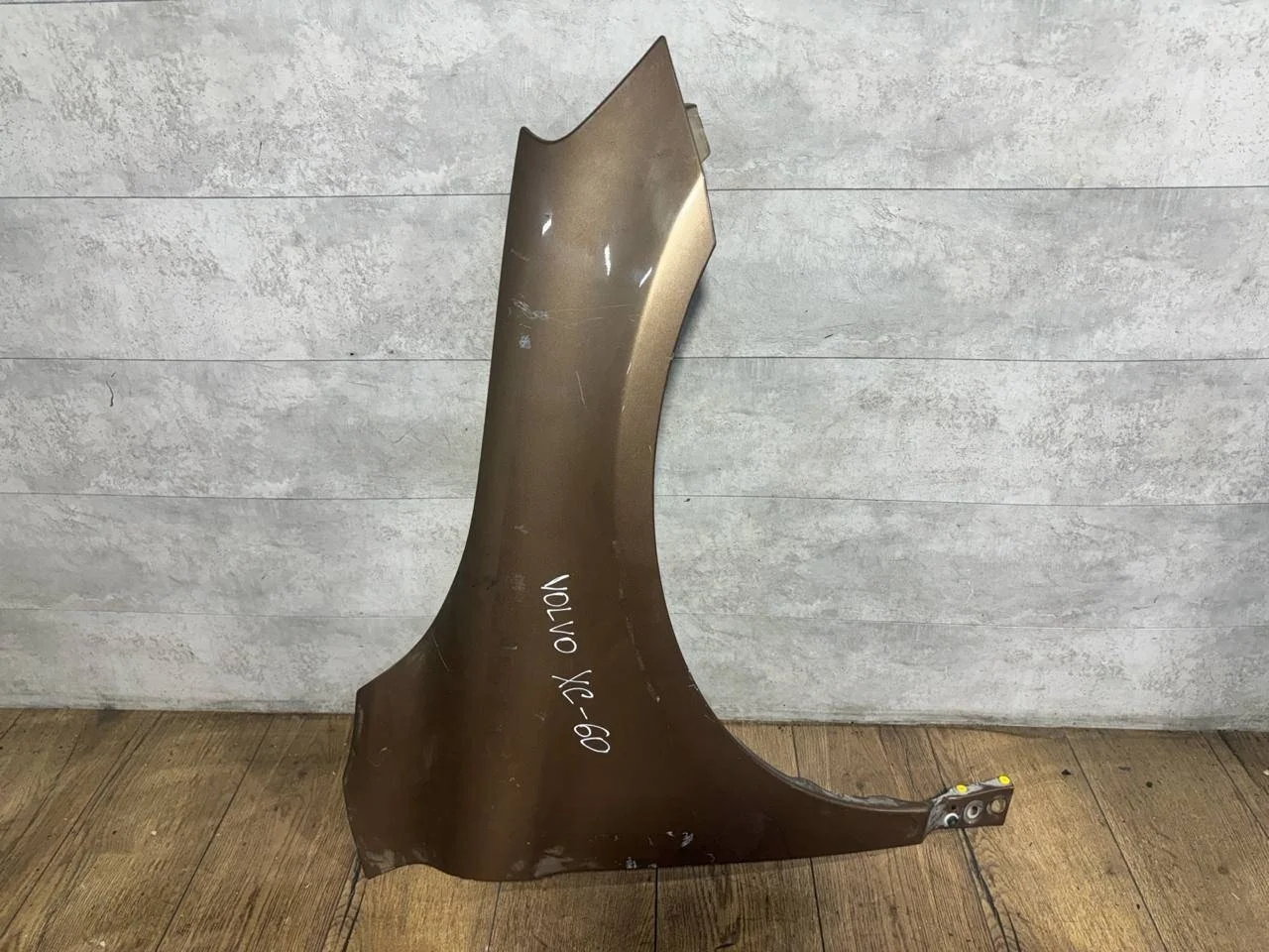 крыло правое Volvo XC60