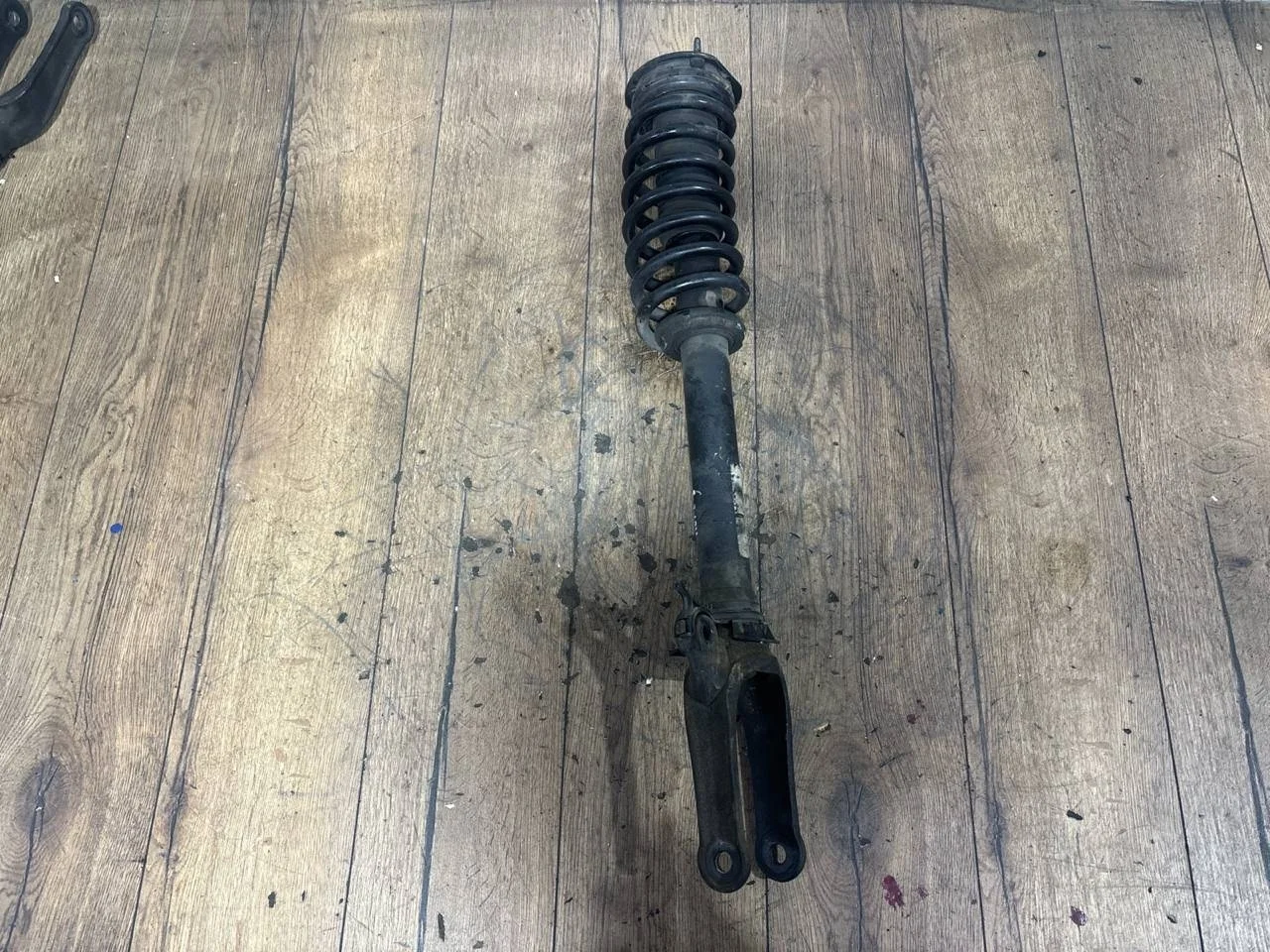 амортизатор передний Mercedes-Benz M W164