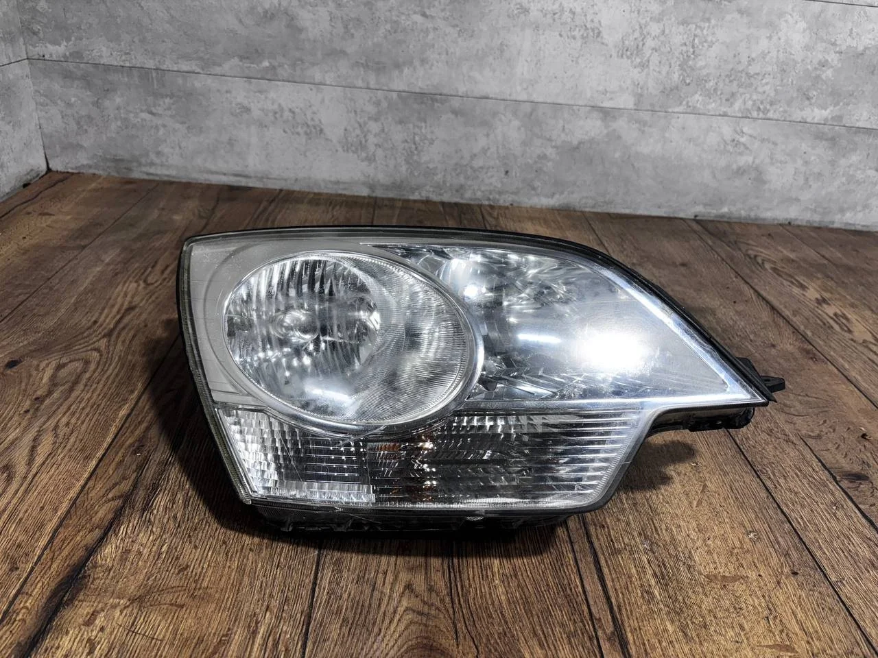 фара правая Opel Antara