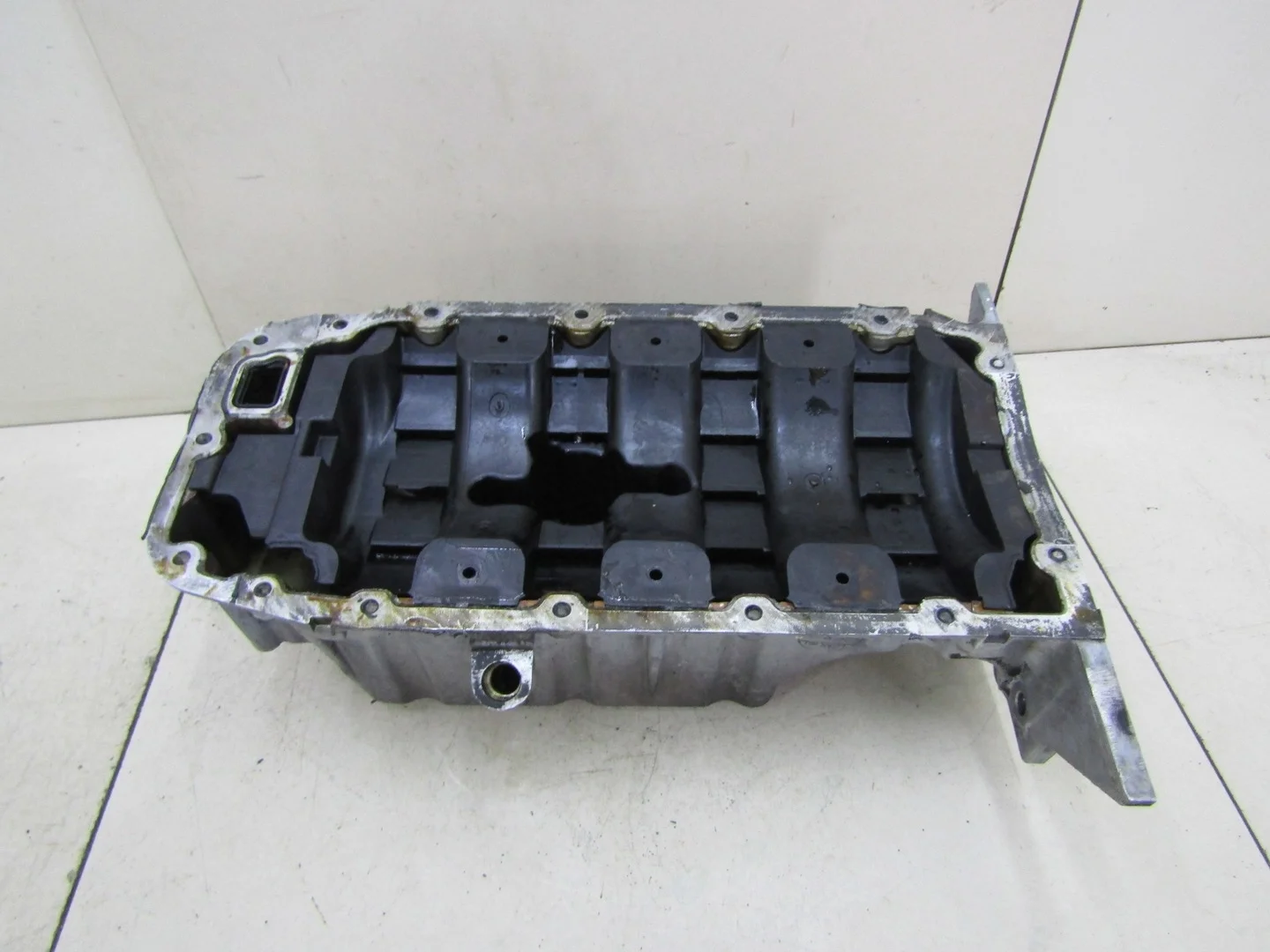 Поддон масляный двигателя Chevrolet Cruze 2009-2016  [55566404]  1.6 1.8 в Вологде