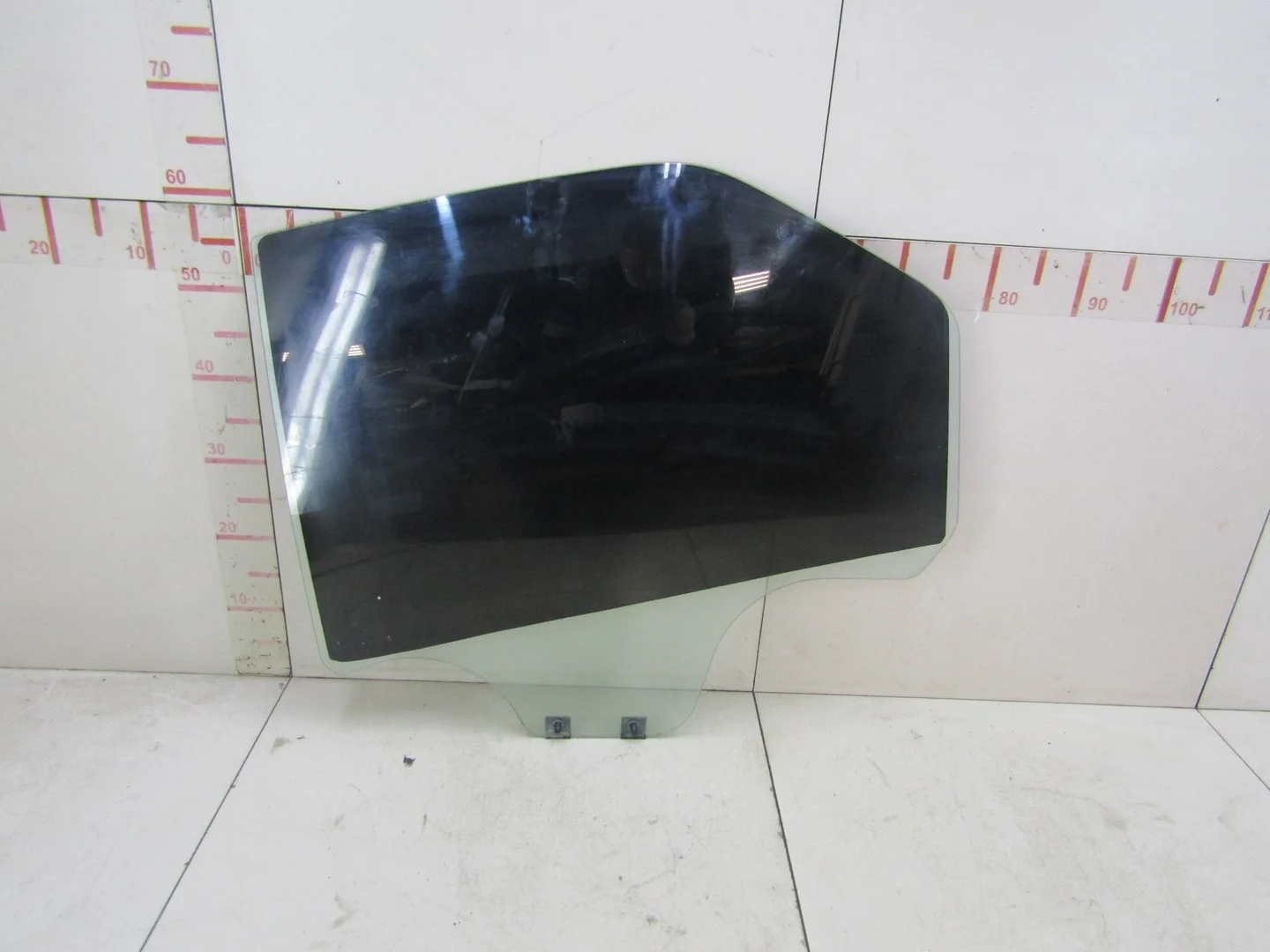 Стекло двери задней левой Renault Logan 2005-2014  [8200240553]  1.6 8V K7M710 в Вологде