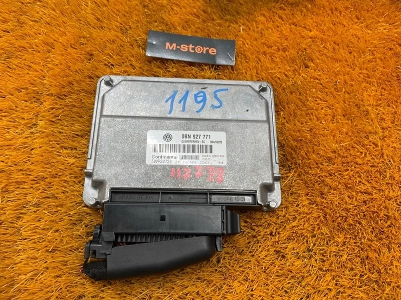 Блок управления раздаточной коробкой Volkswagen Touareg 2012 0BN927771 7P CGR