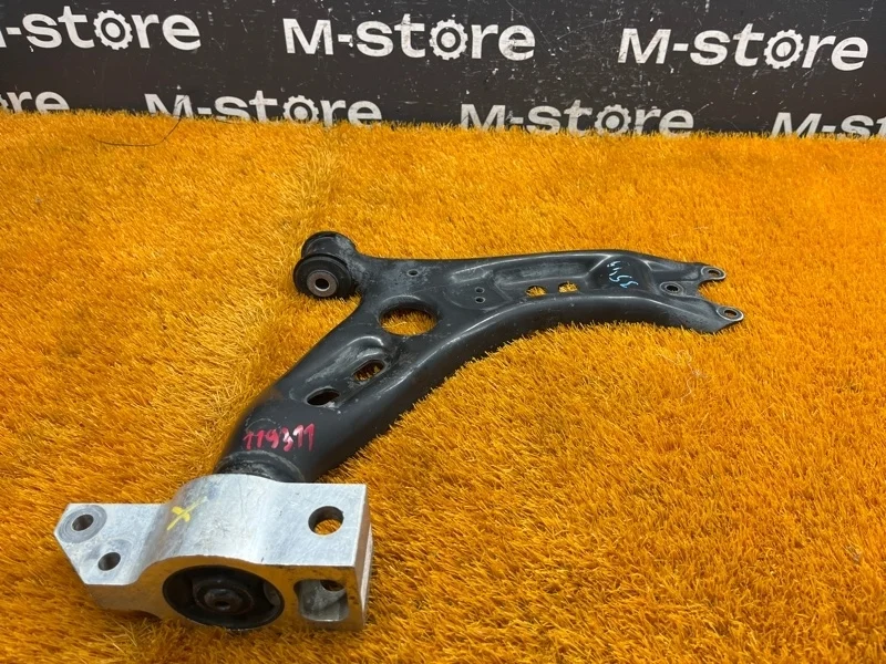 Рычаг подвески нижний Volkswagen Tiguan 2013 5N0407152 5N CTHA, передний правый