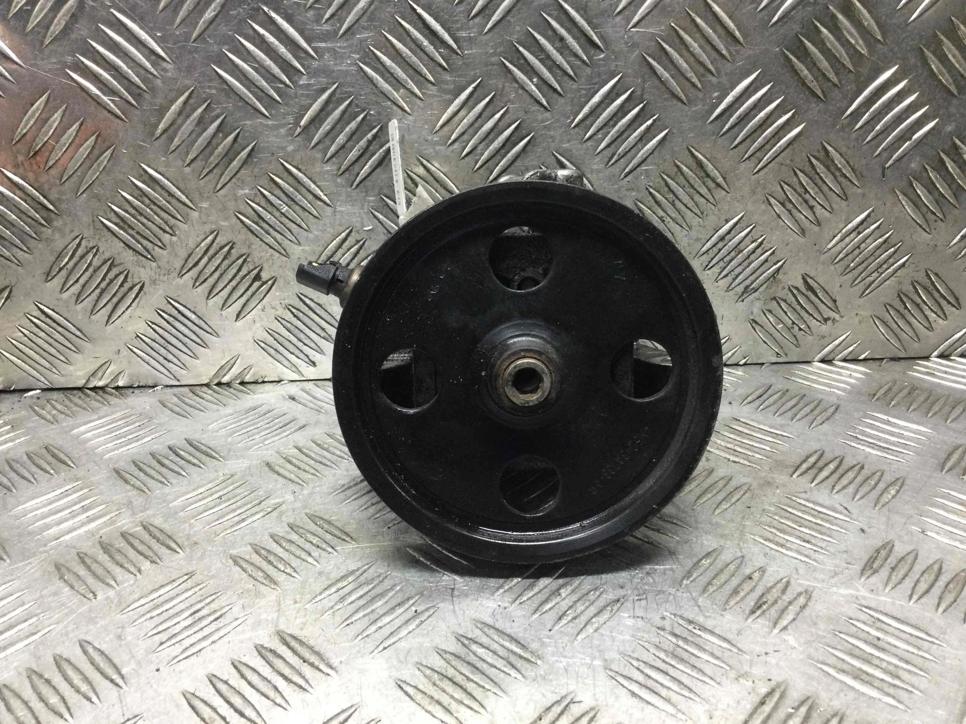 Насос гидроусилителя руля Ford Focus 2 поколение (2005-2008) бензин 1.6 i Механика Х/б