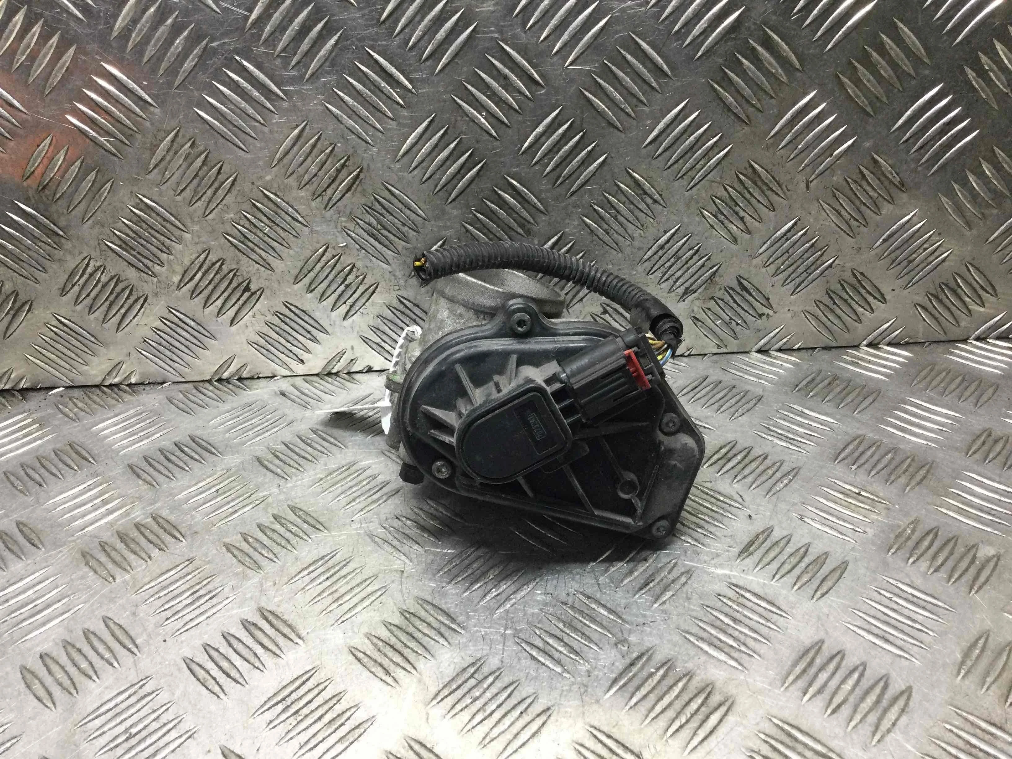 Заслонка дроссельная Ford Focus 2 поколение (2005-2008) бензин 1.6 i Механика Х/б