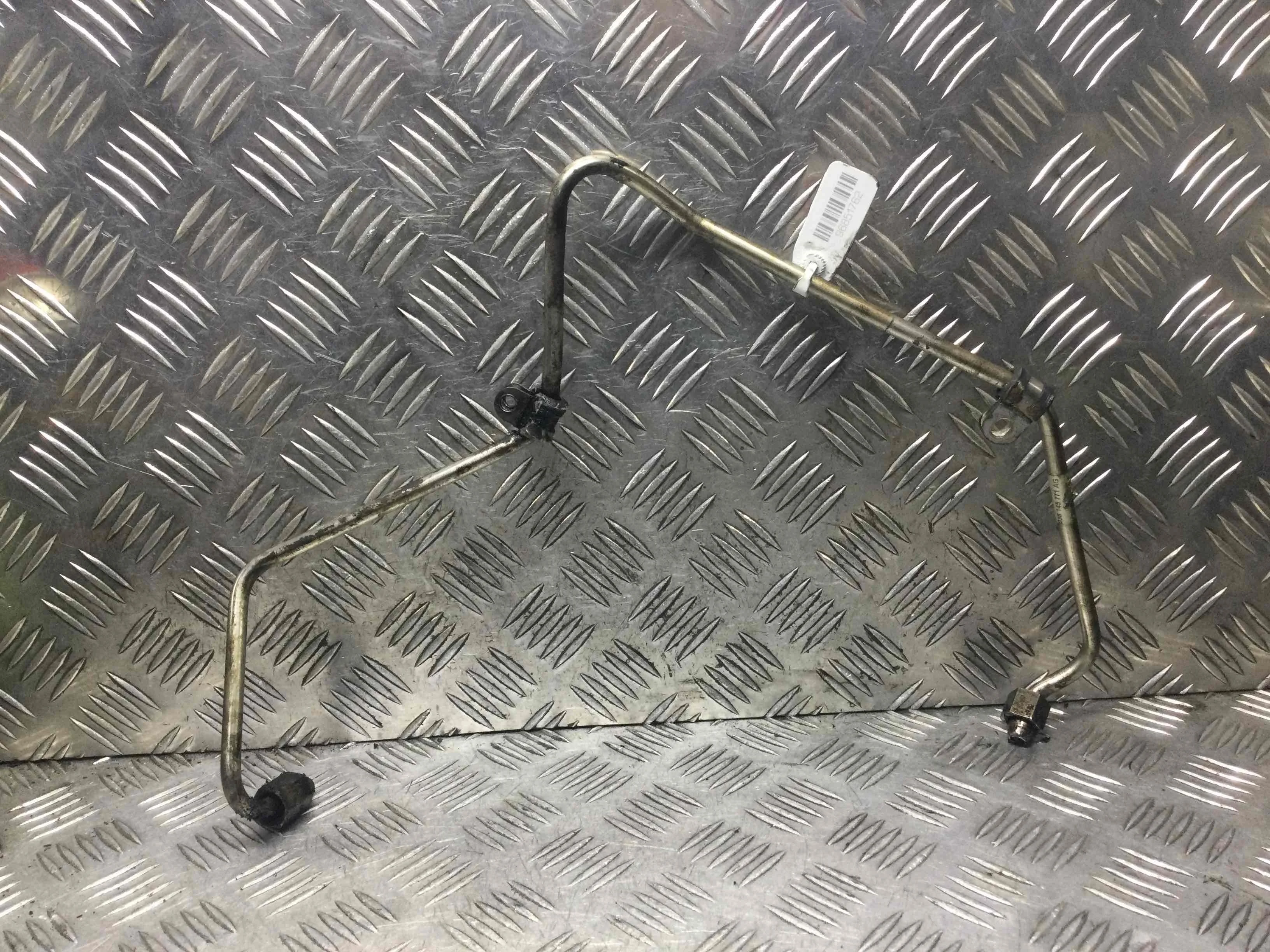 Масляная трубка турбины Volkswagen Golf 5 поколение (2004-2009) дизель 2.0 TDI Механика Х/б