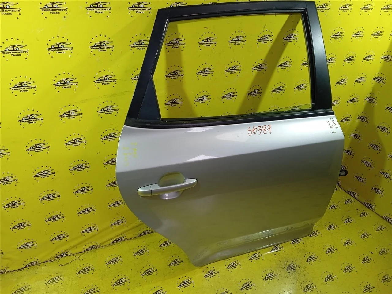 Дверь Ford Focus 2 1702408, задняя правая