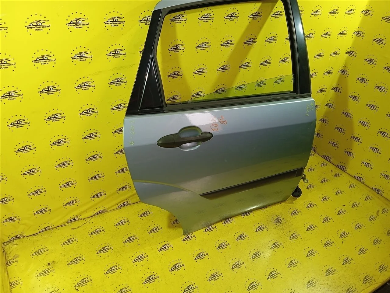 Дверь Ford Focus 1 1430137, задняя правая