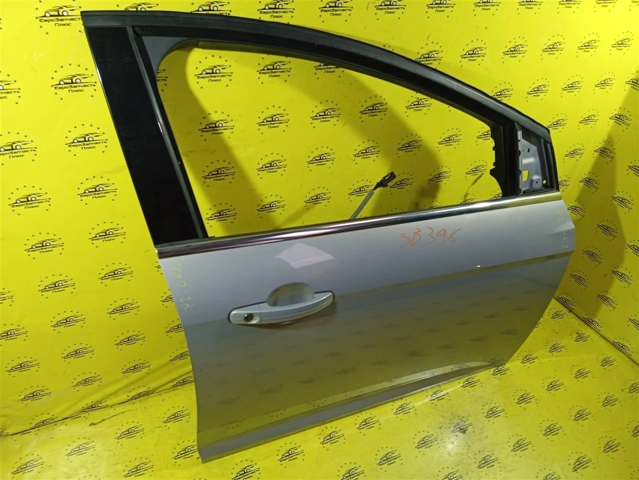 Дверь Ford Focus 2 1530169, передняя правая