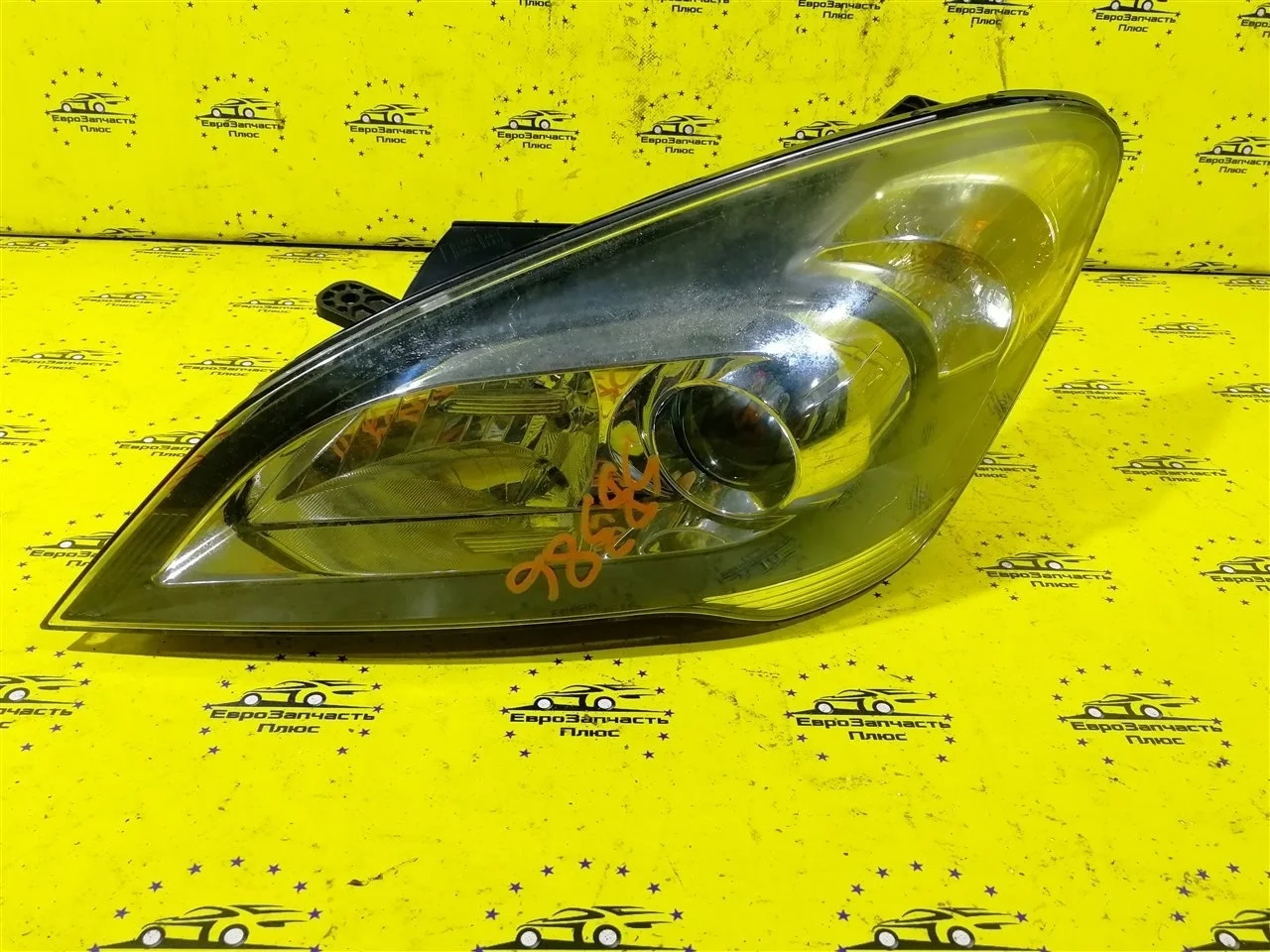 Фара Kia Ceed 1 921011H070 ED, передняя левая