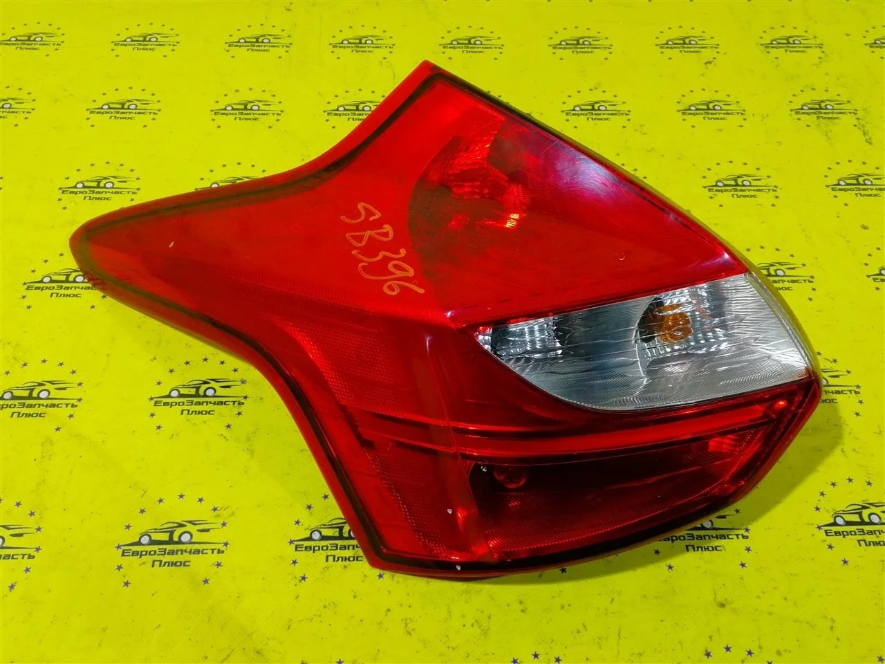 Фонарь Ford Focus 3 1719709, задний левый