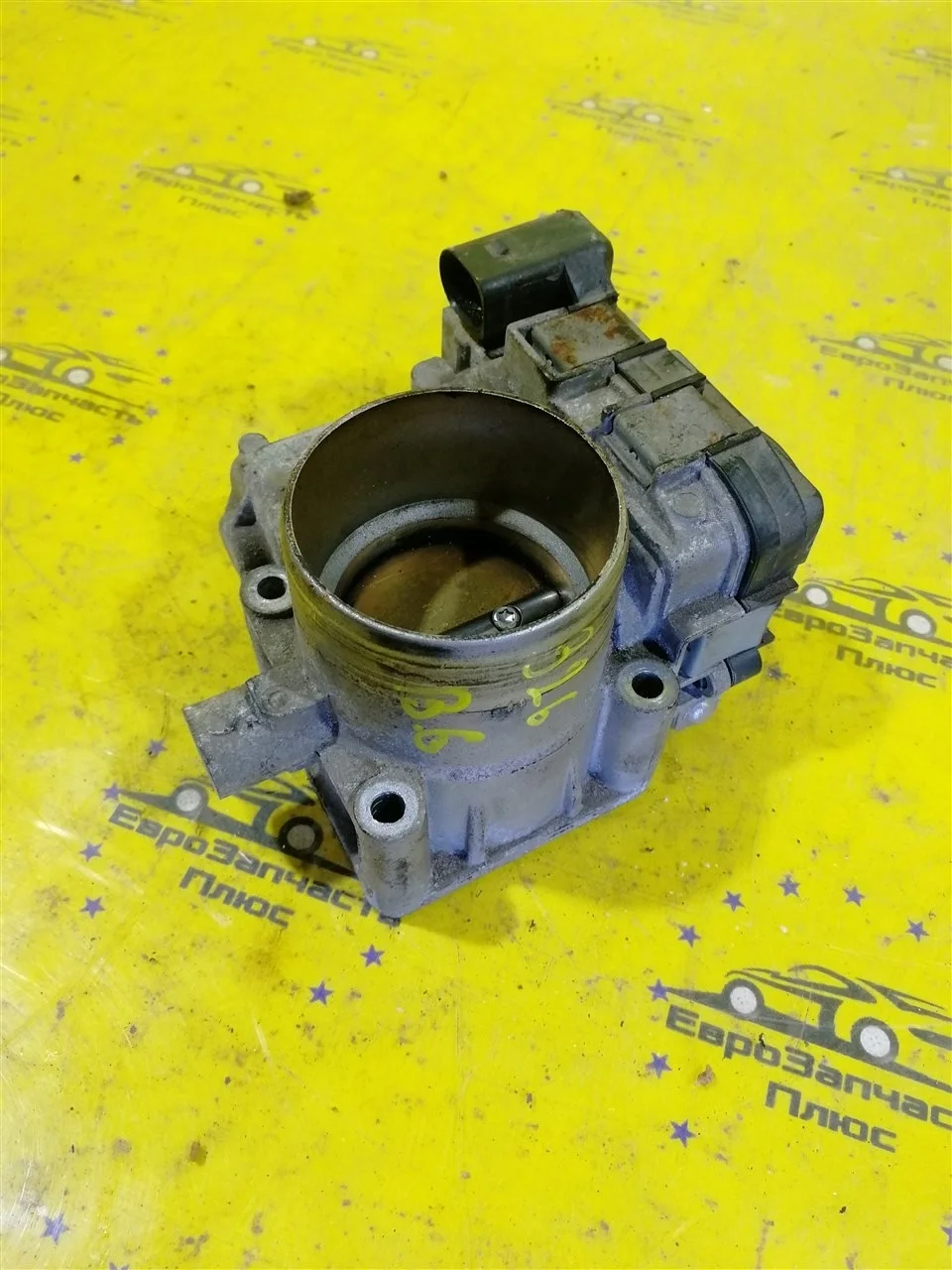 Дроссельная заслонка Volkswagen Passat B6 03C133062A B6