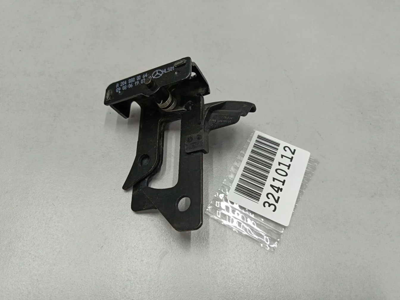 Крючок капота для Mercedes C-klasse W204 2007-2015