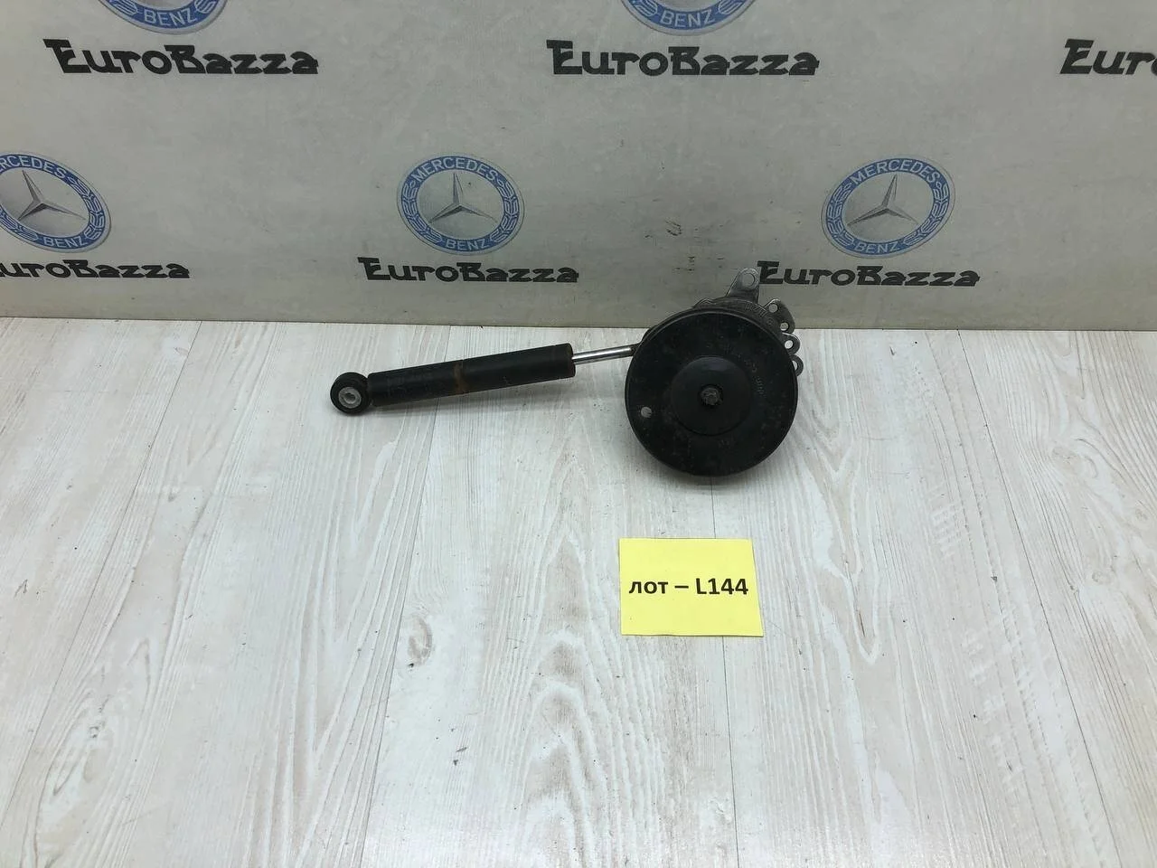 Натяжитель ремня M111 Mercedes W208