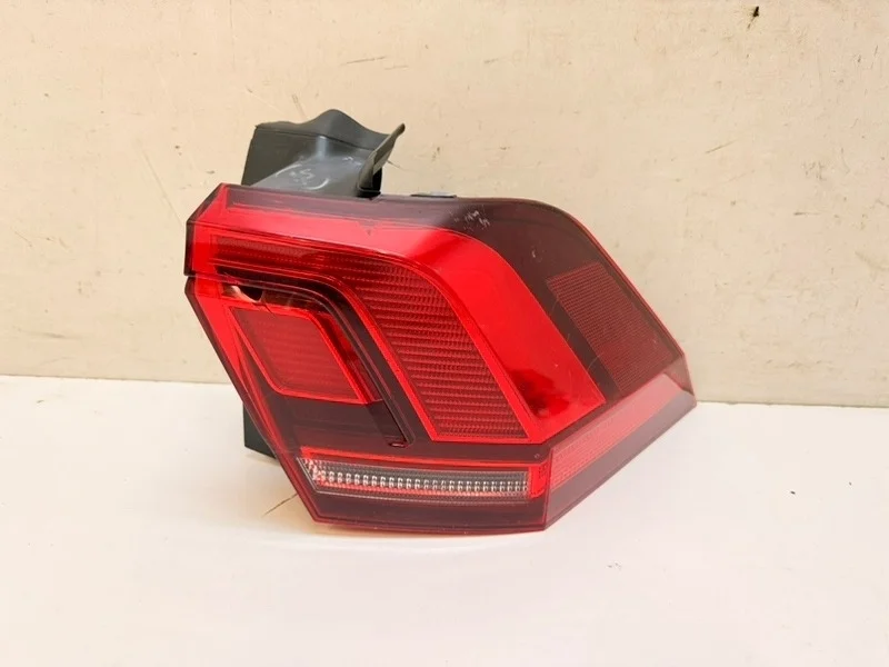 Фонарь Volkswagen Tiguan 2016—2020