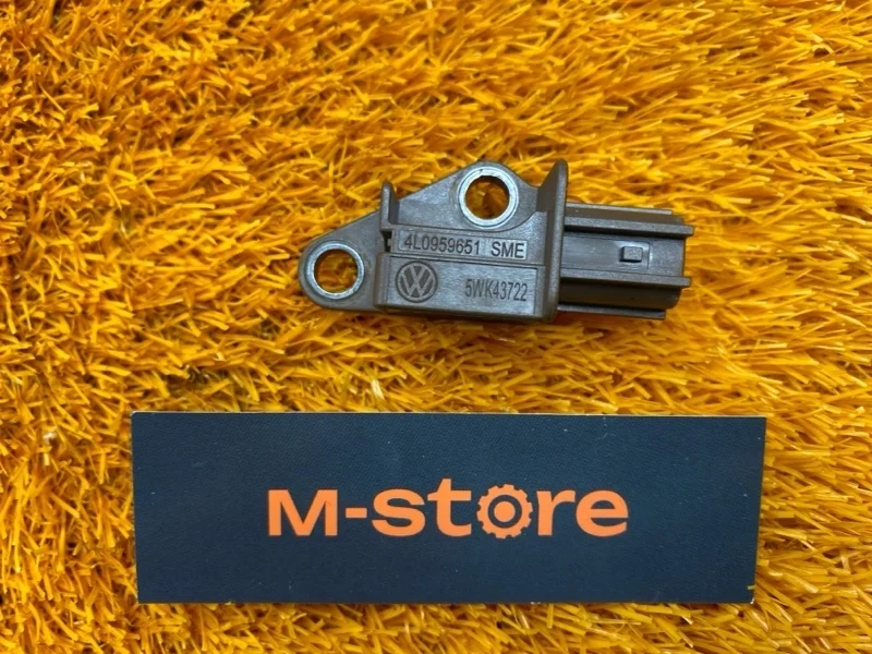 Датчик airbag ( удара) Audi Q7 2011 4L0959651 4L CJTC