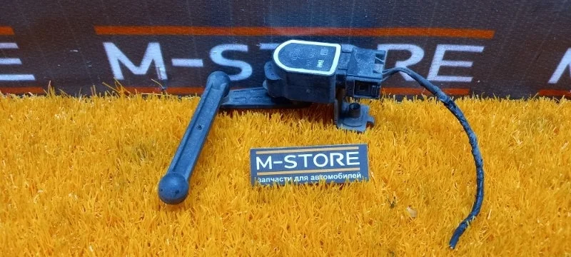 Датчик высоты дорожного просвета Bmw X5 2012 6785206 E70 N55B30A, передний левый