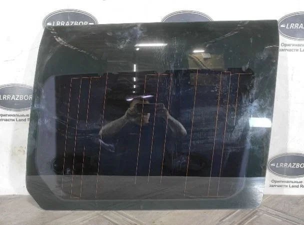 Стекло кузовное глухое правое Land Rover Discovery III (2004—2009) 276DT