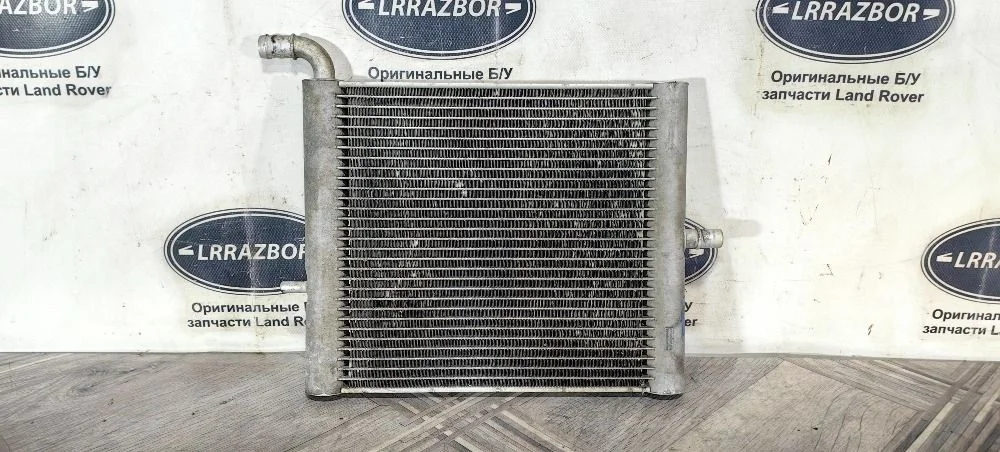 Радиатор дополнительный системы охлаждения Land Rover Range Rover IV (2012—2017) 508PS