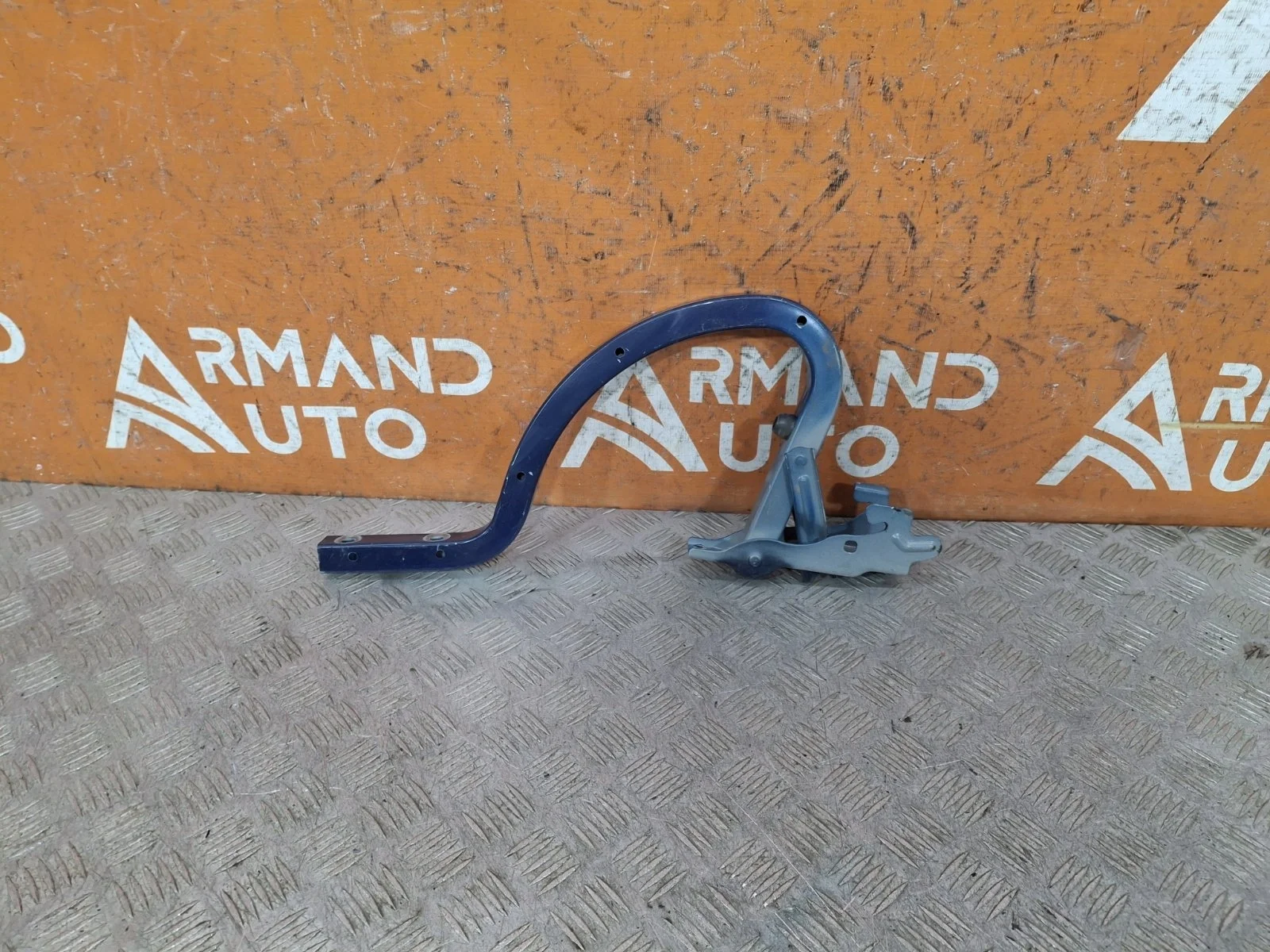 Петля крышки багажника Kia Rio 2017-нв 4 FB