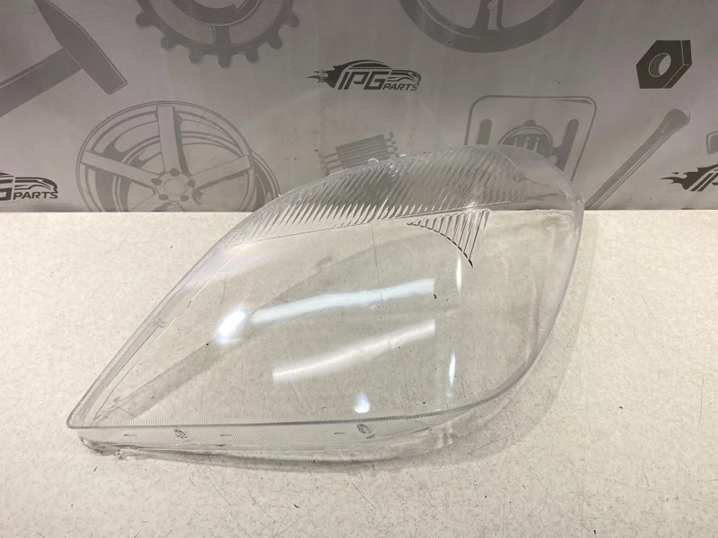 Стекло фары левое Mercedes-benz Sprinter W906