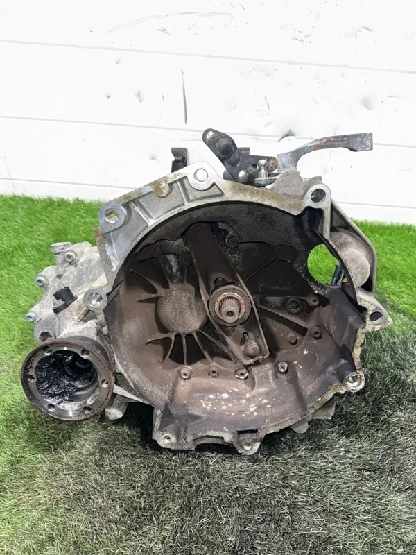 МКПП Volkswagen Polo 02T301103 AZQ