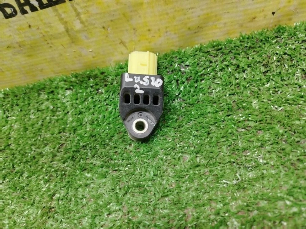 Датчик удара Lexus Lx570 2008 8983160020 URJ201 3URFE, задний