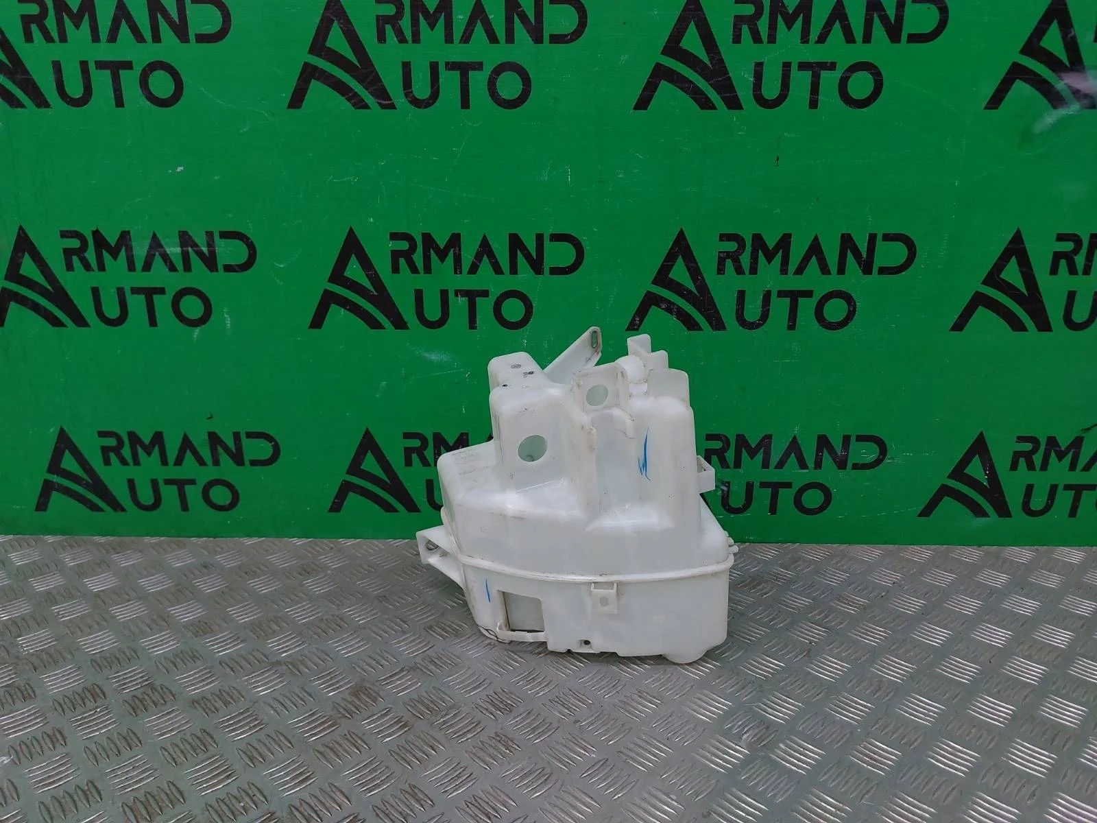 Бачок стеклоомывателя Toyota Camry 2017-нв 8 XV70