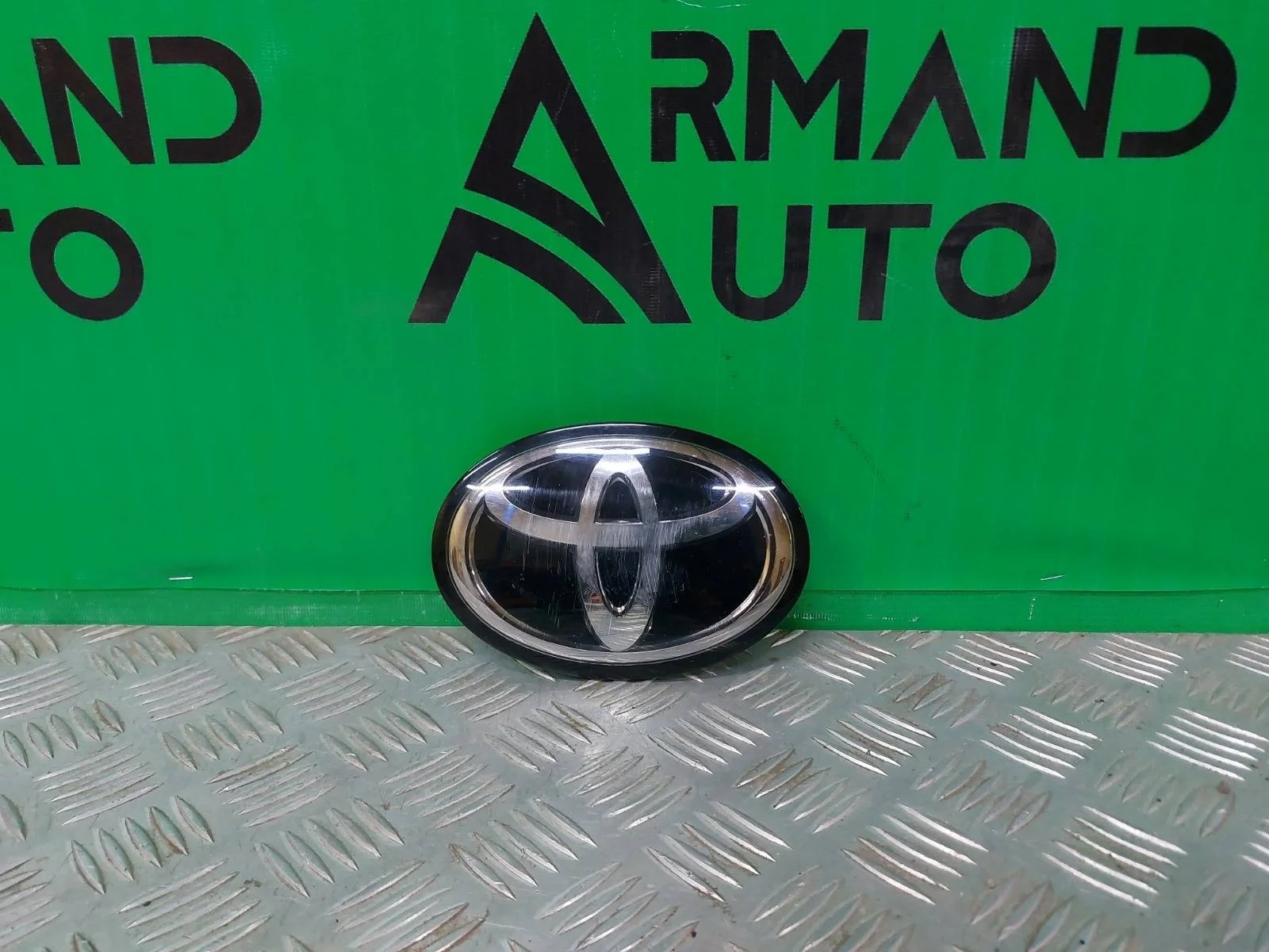 Эмблема Toyota Camry 2020-нв 8 XV70