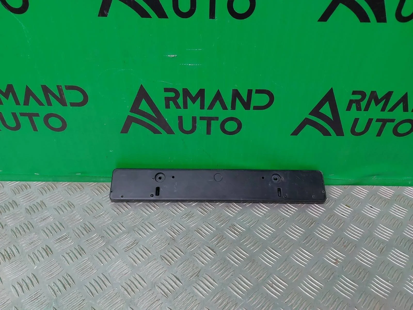 Площадка под гос номер Toyota Camry 2017-2018 XV50