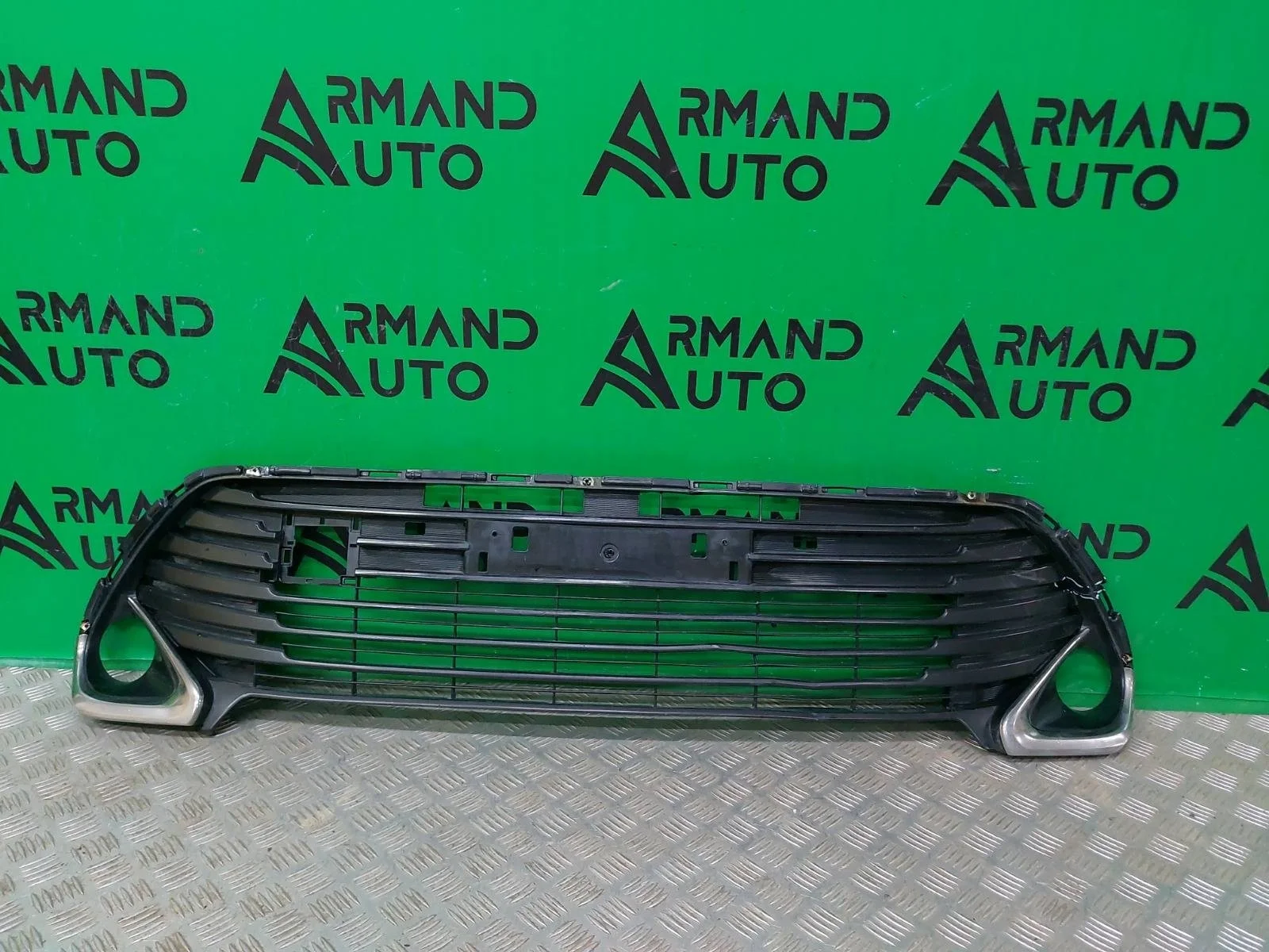 Решетка бампера Toyota Camry 2014-2017 XV50