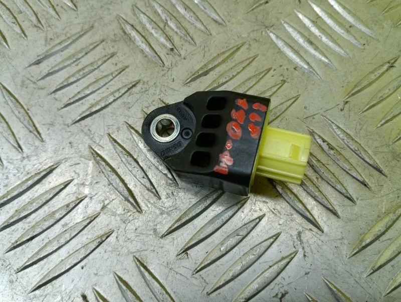 Датчик удара Toyota Land Cruiser Prado 150 (2009-2023) 2011 8983175020 ВНЕДОРОЖНИК 4.0 I 1GRFE