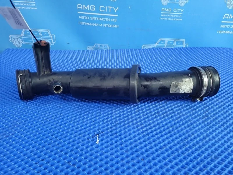 Патрубок интеркулера Mercedes-Benz C-Class 2010 A2710902137 W204 М271820