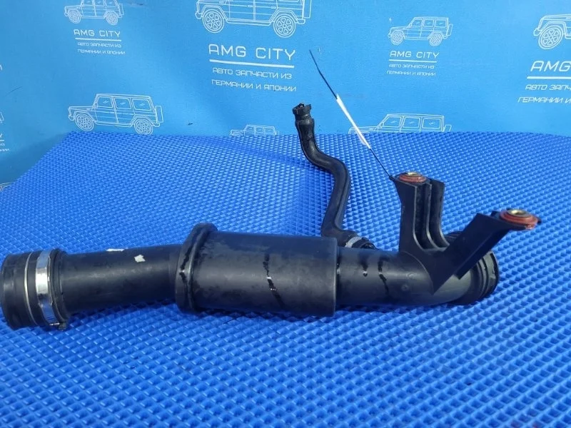 Патрубок интеркулера Mercedes-Benz C-Class 2010 A2710902137 W204 М271820