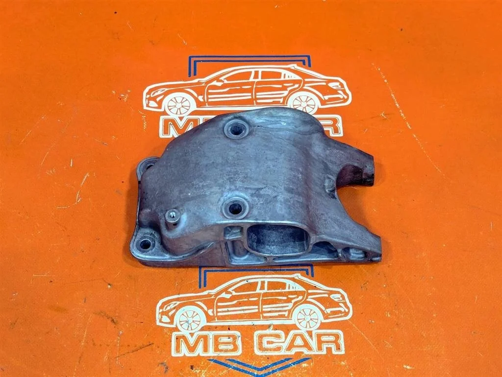 Опора двигателя задняя Mercedes-Benz