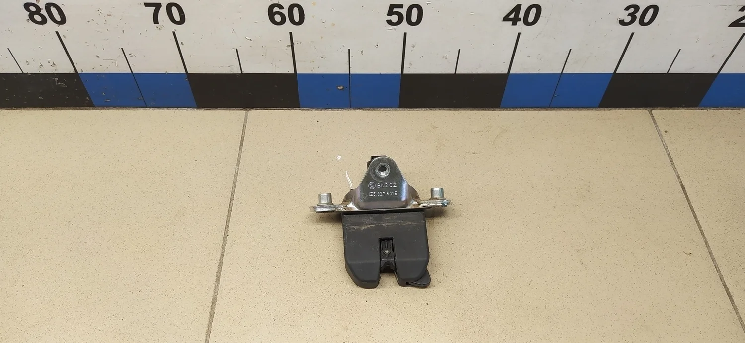 Замок багажника Octavia (A5 1Z-) 2004-2013