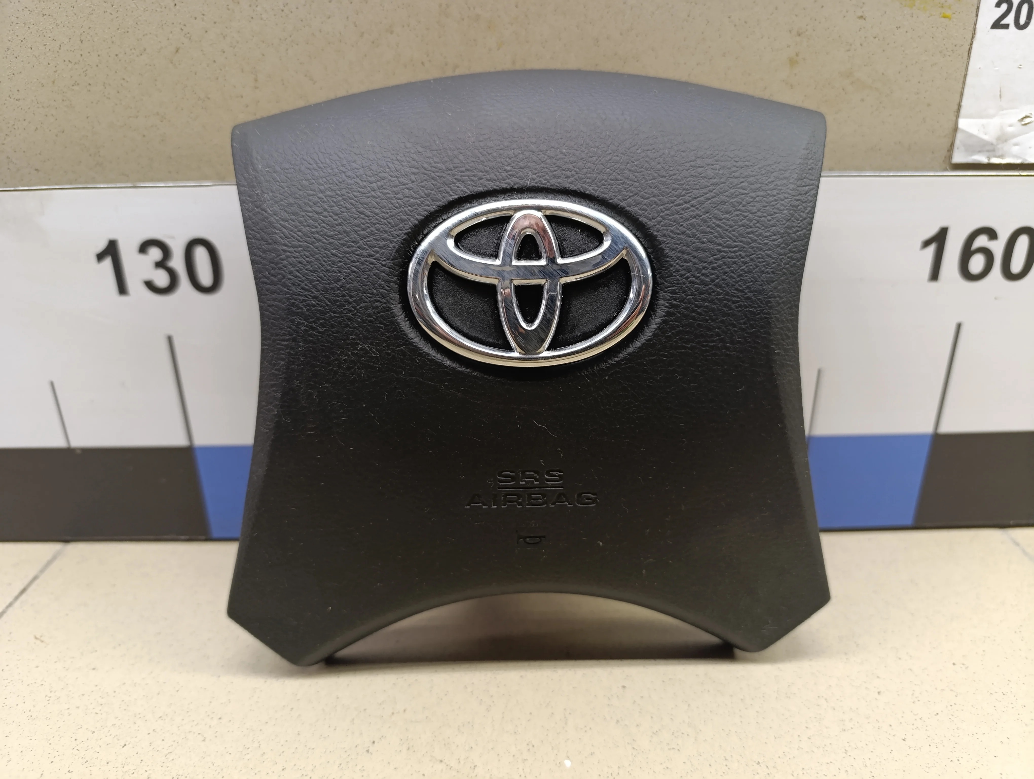 Крышка подушка безопасности (в рулевое колесо) Camry XV40 2006-2011