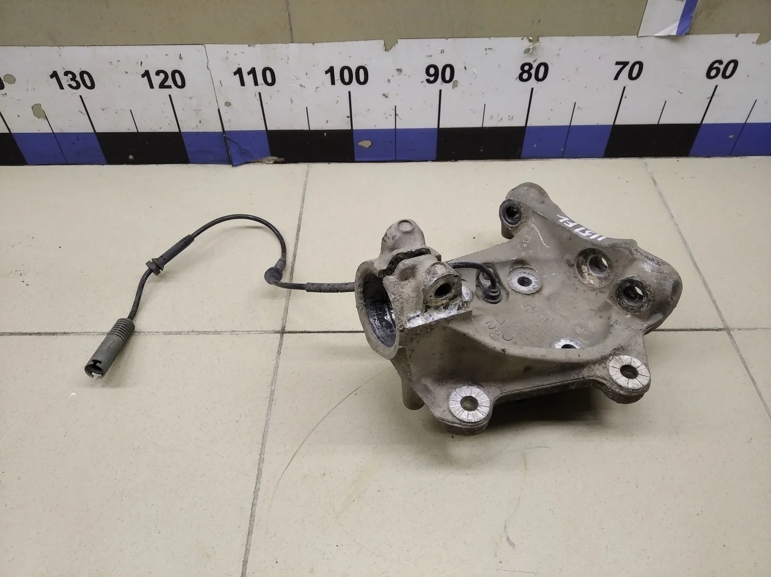 Кулак поворотный передний левый 1-серия E82/E88 2006>