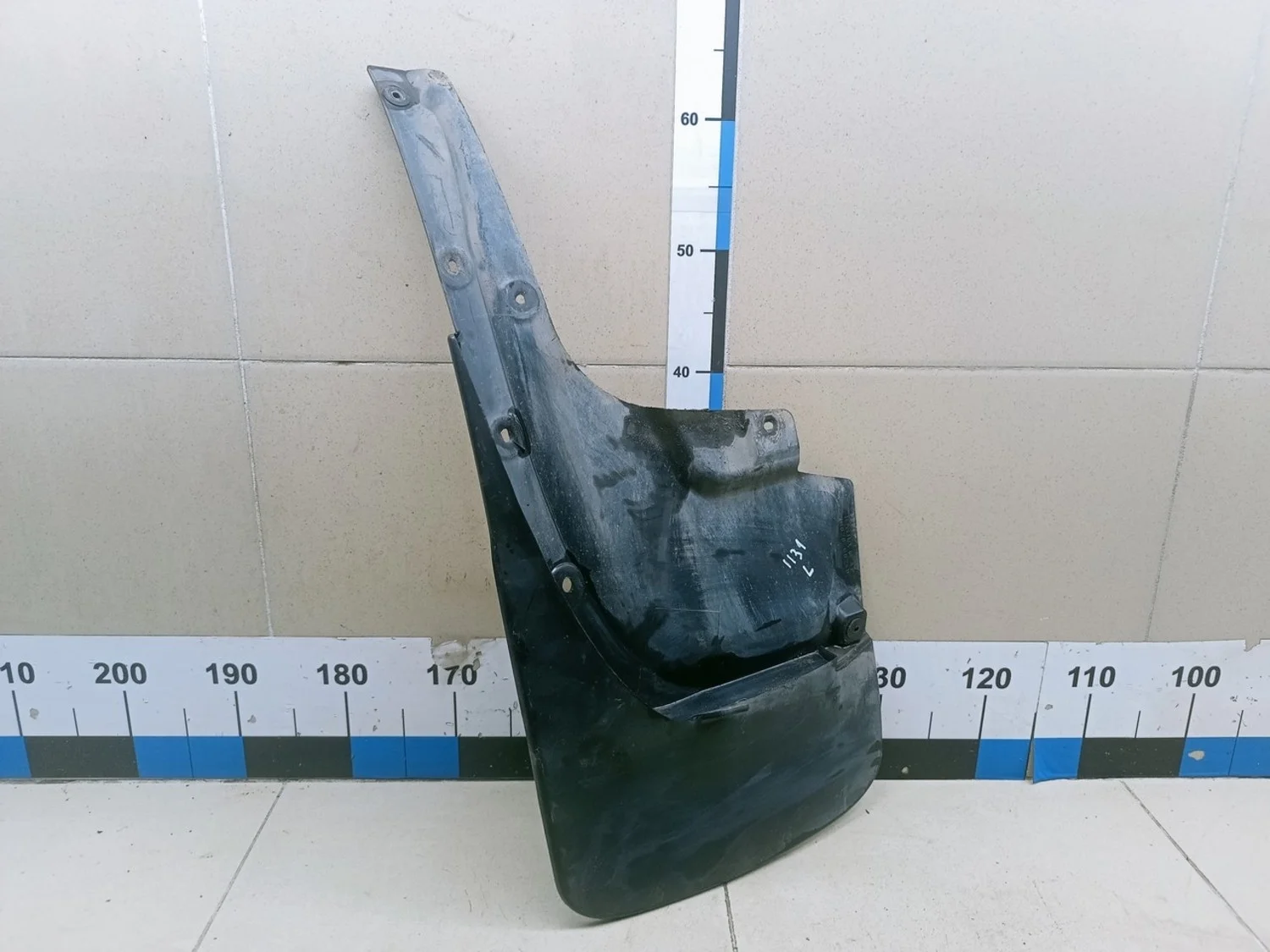 Брызговик задний левый LX 570