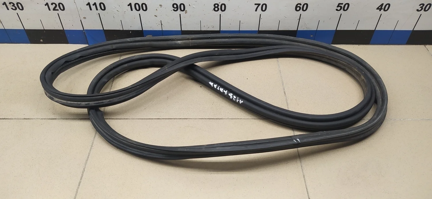 Уплотнитель багажника Astra H / Family 2004-2015