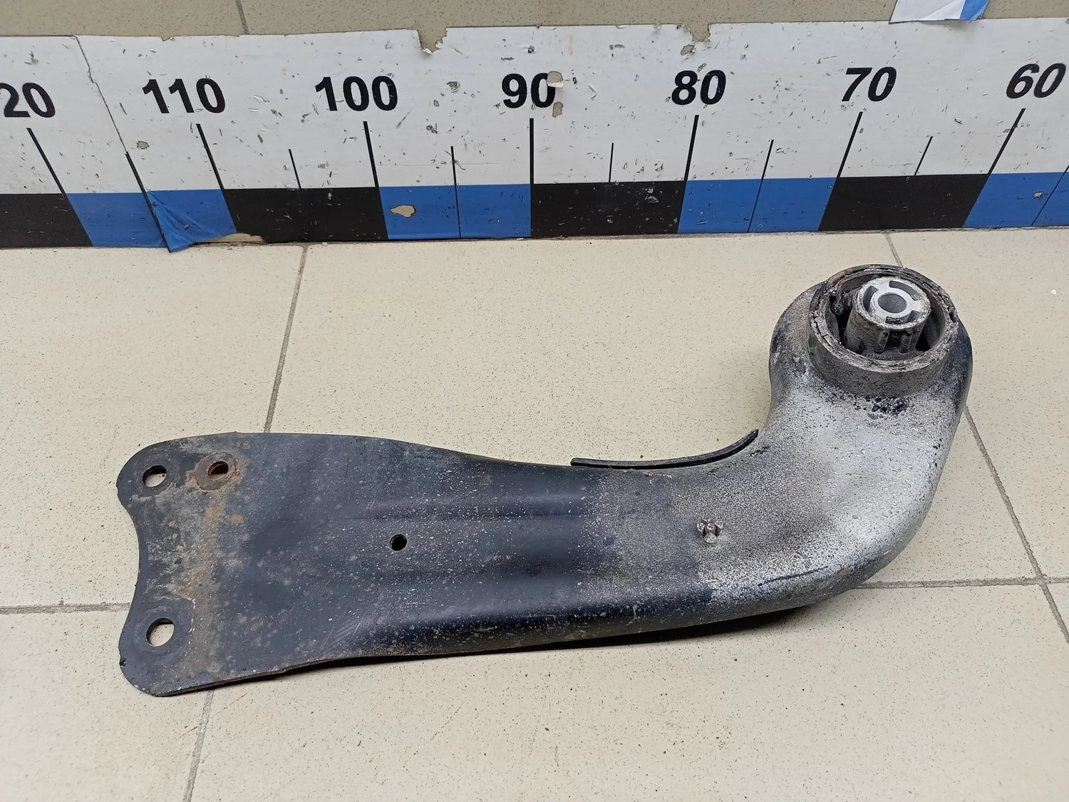 Рычаг задний продольный правый Yeti 2009>