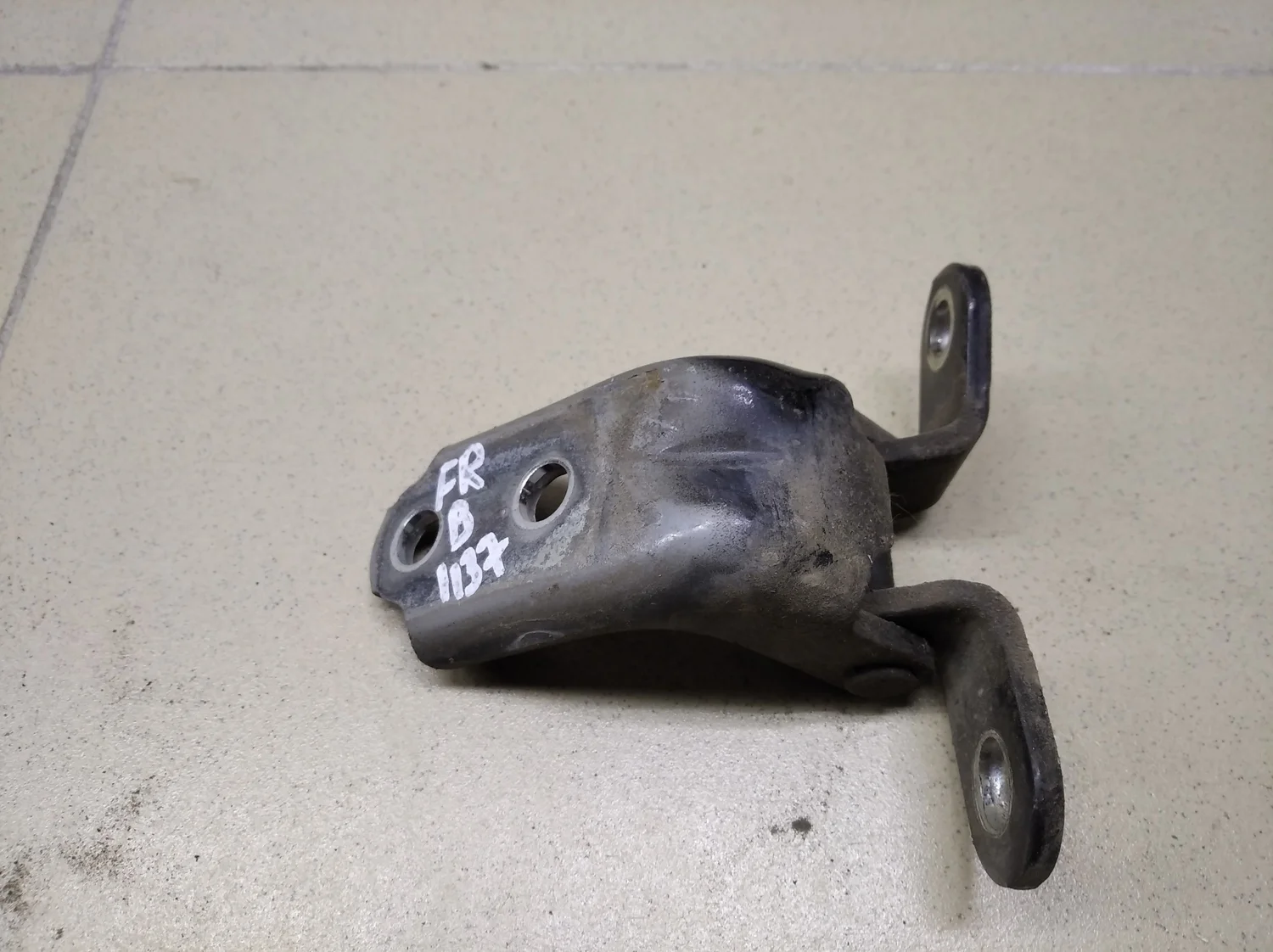 Петля двери Tucson 2004-2010