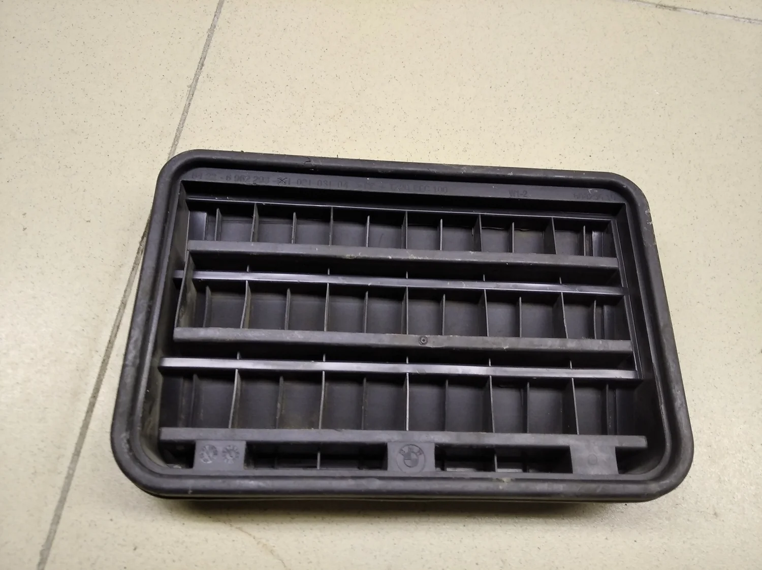 Решетка вентиляционная 3-серия E90/E91 2005>