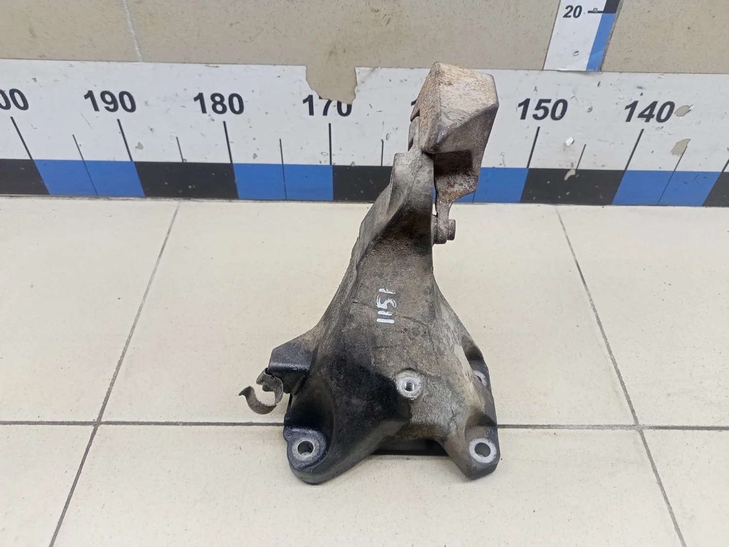 Кронштейн двигателя правый 1-серия E82/E88 2006>